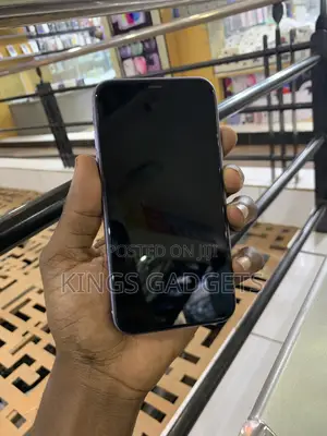 Apple iPhone 11 64 GB Purple