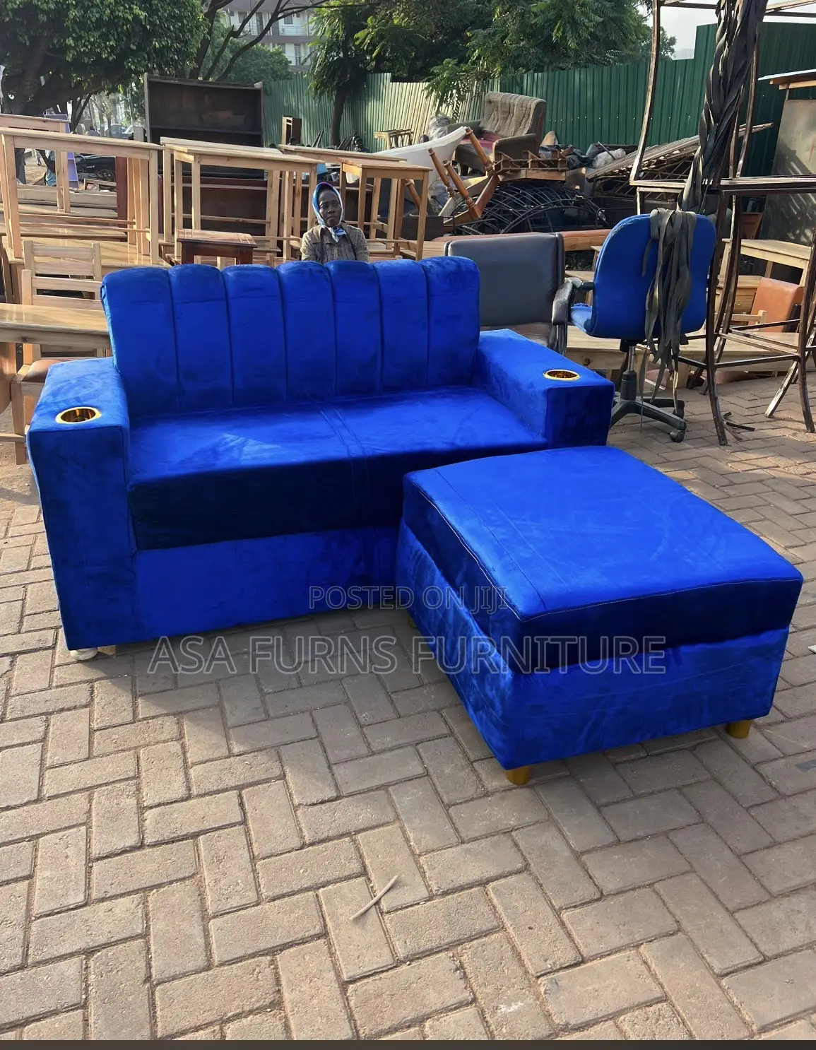 Modern 2 Seater Puff