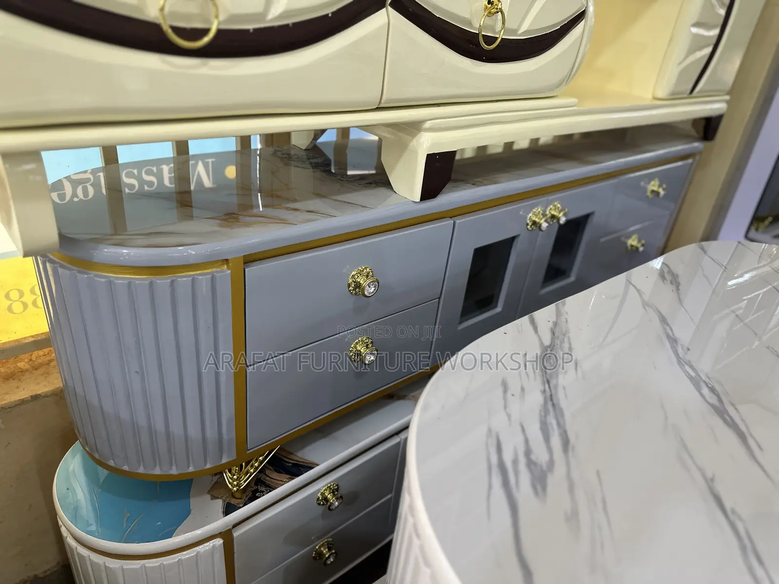 Elegant Modern Tv Stand