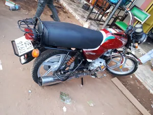 Bajaj Boxer 100 2016 Red