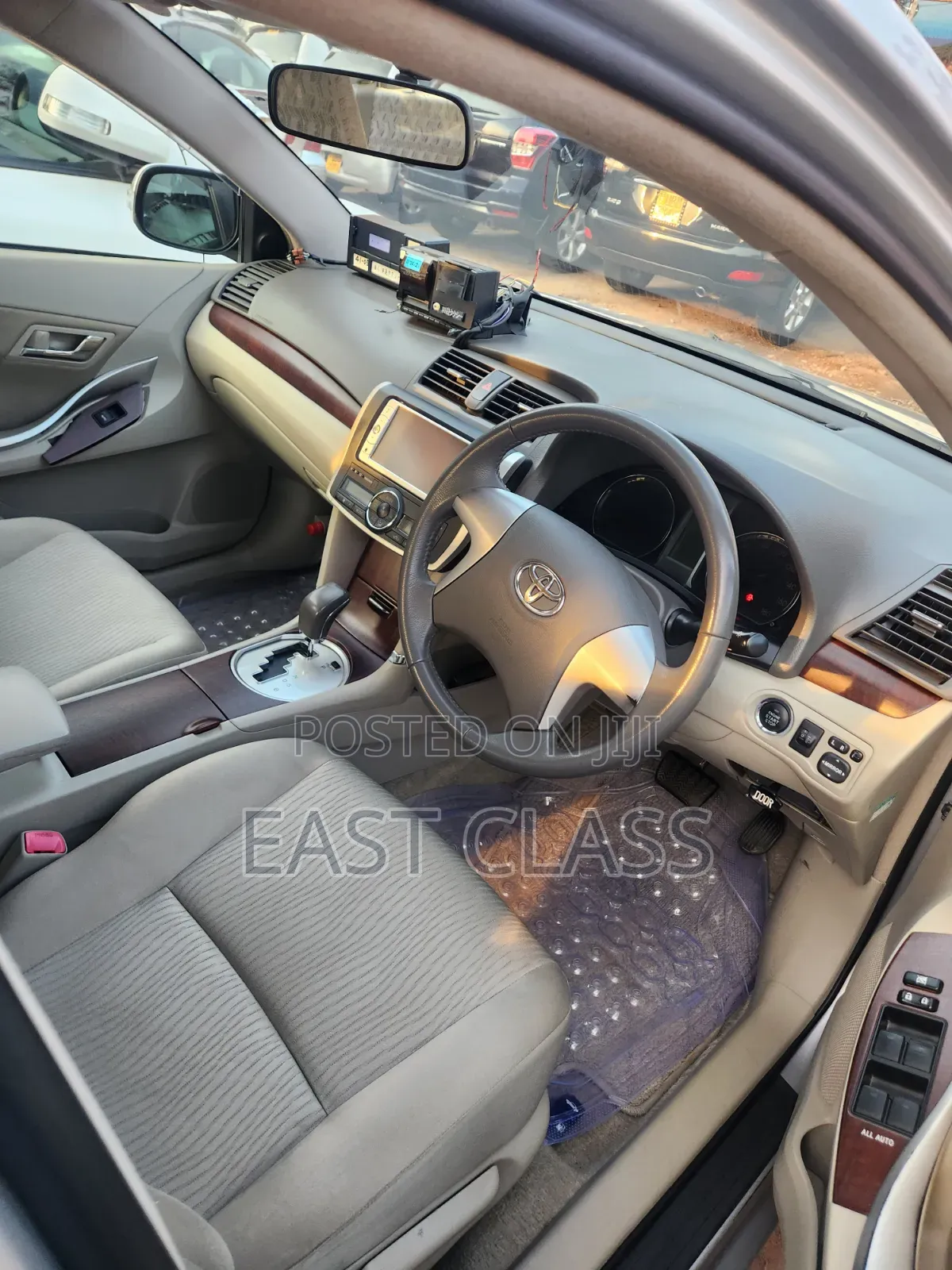 Toyota Premio 2012 Silver