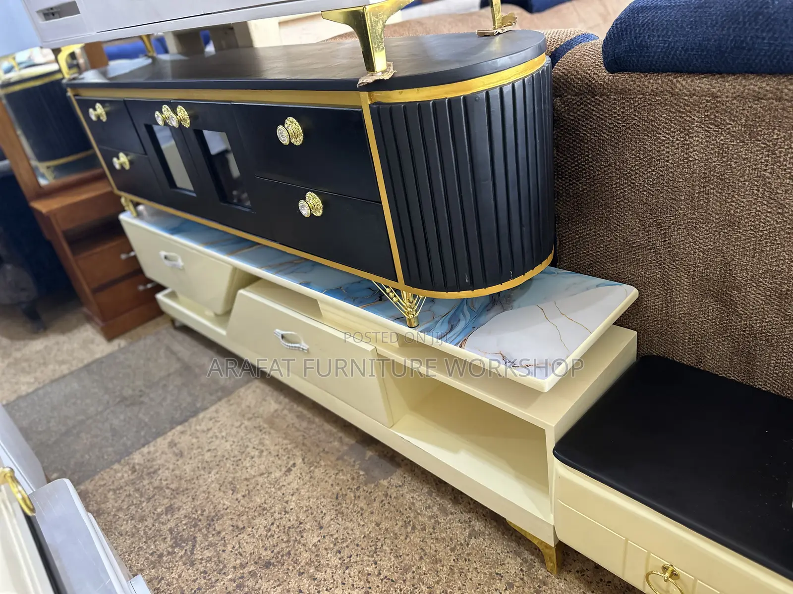 Elegant Modern Tv Stand