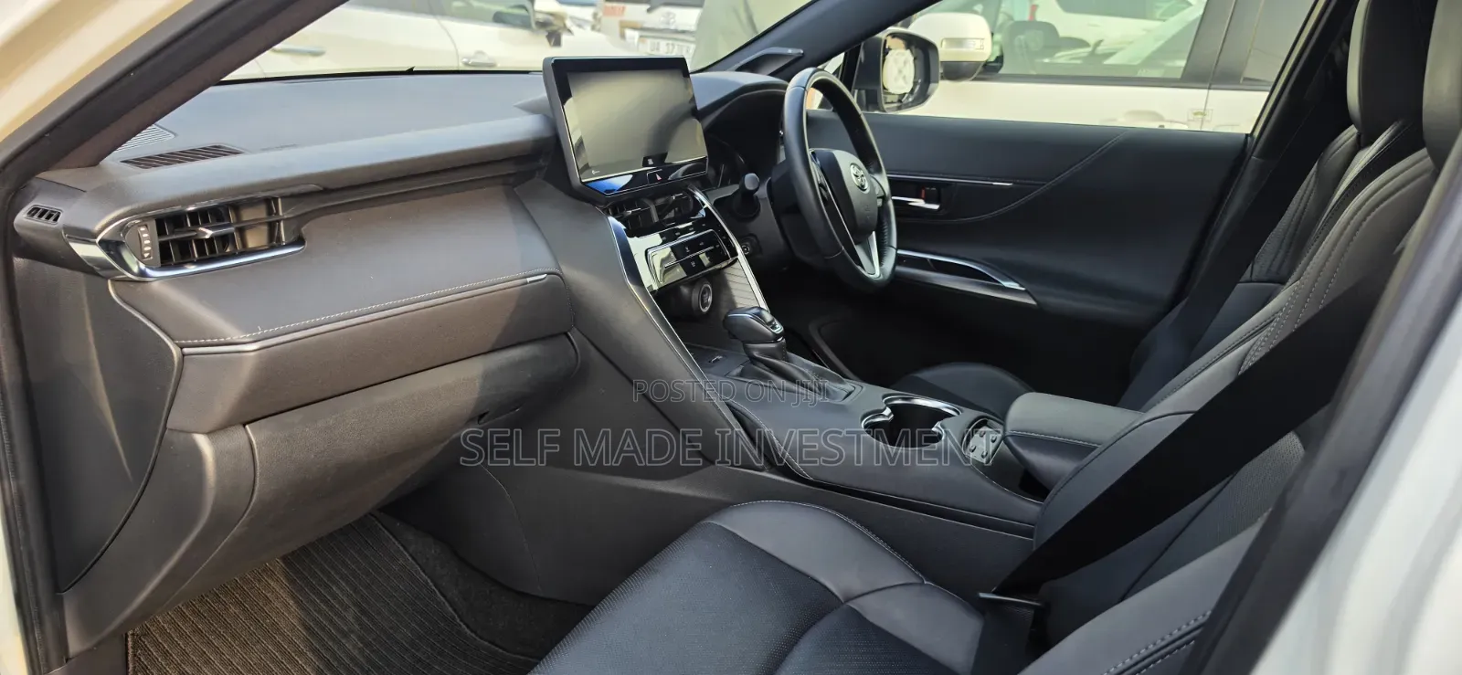 Toyota Harrier 2022 White