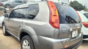 Nissan X-Trail 2011 Gray