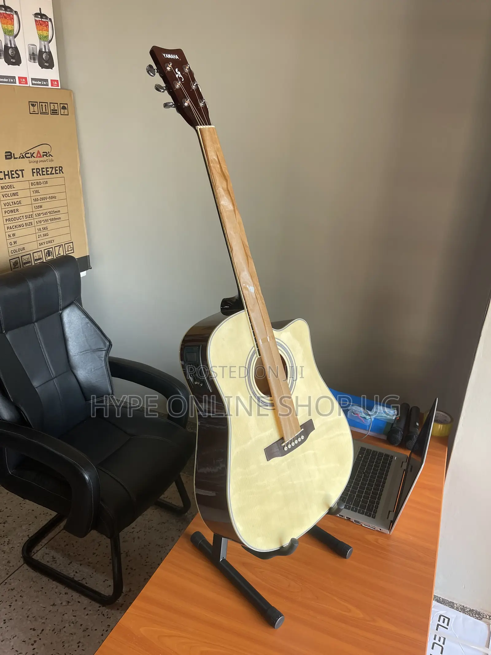 Powered/Electric Brandnew Massive Acoustic Guitar