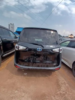 Toyota Sienta 2016 Black
