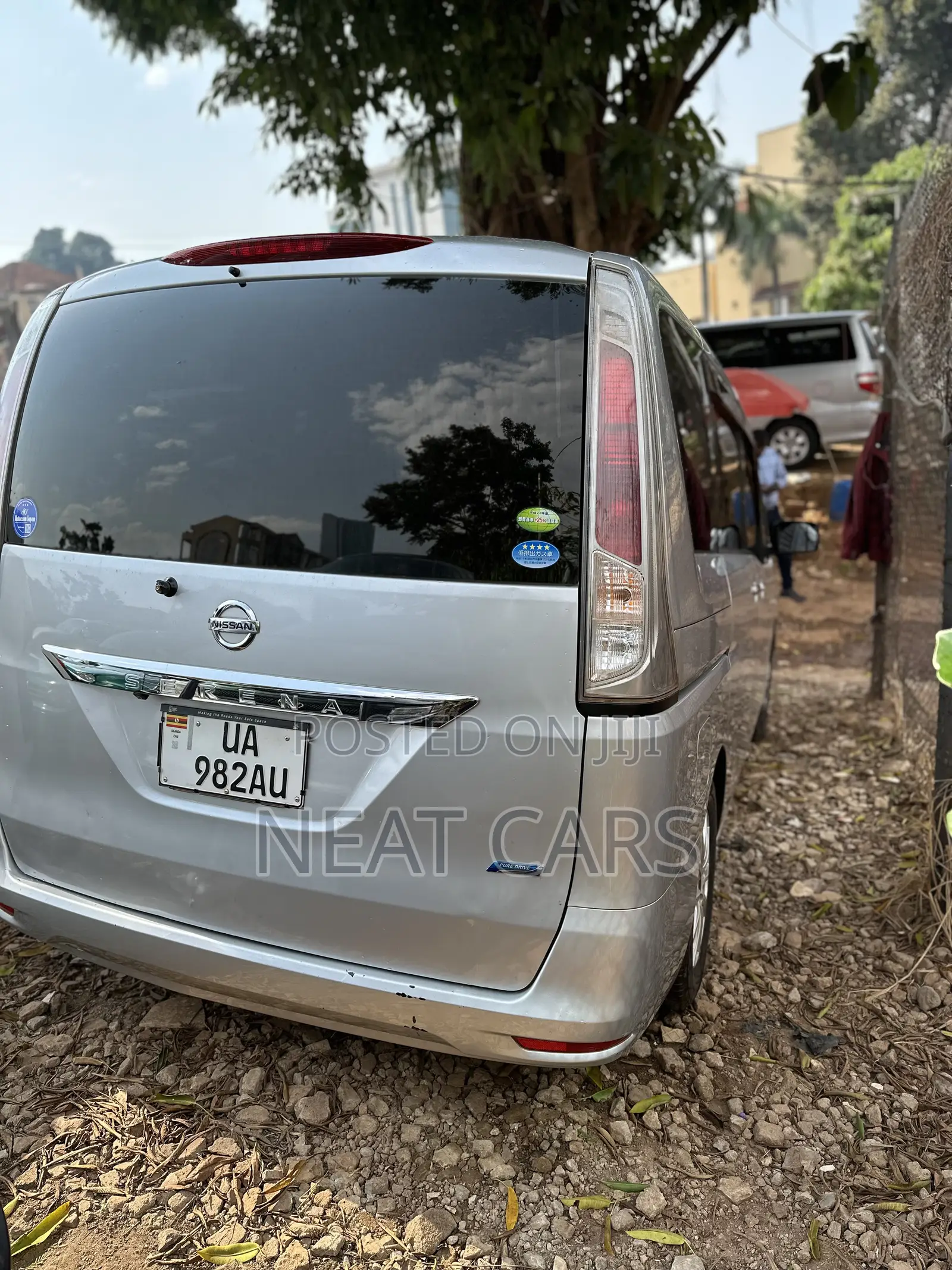 Nissan Serena 2010 Silver