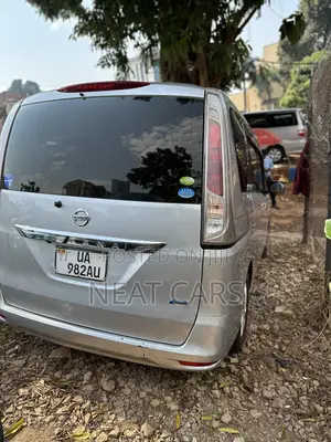 Nissan Serena 2010 Silver