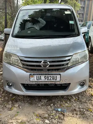 Nissan Serena 2010 Silver