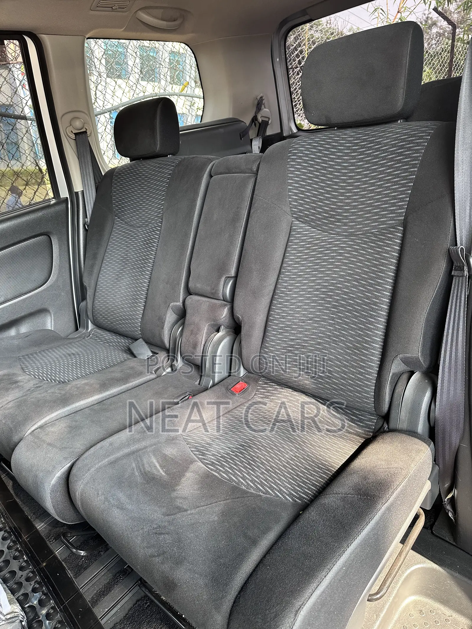 Nissan Serena 2010 Silver