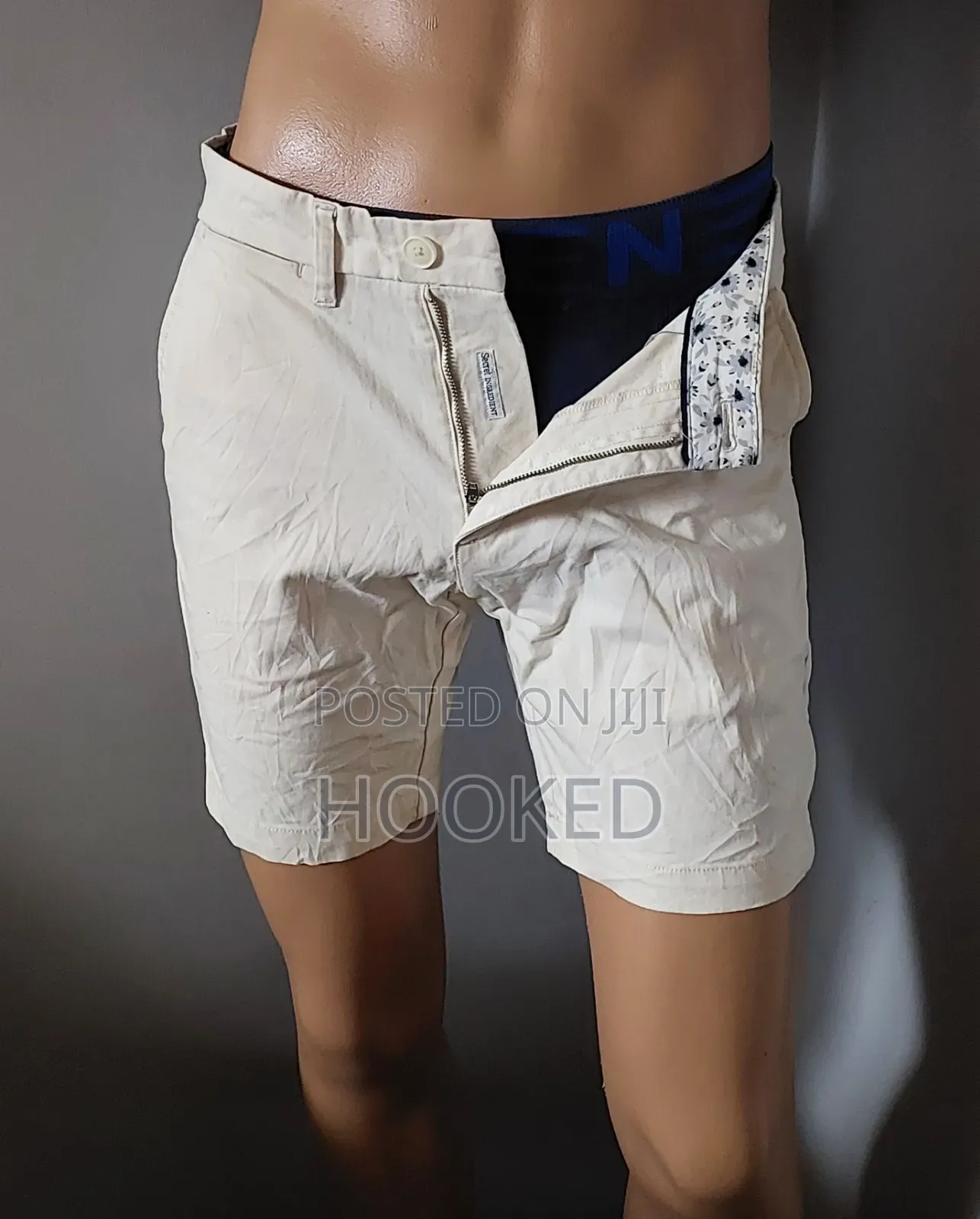 Elegant Khaki Short That Are Unisex