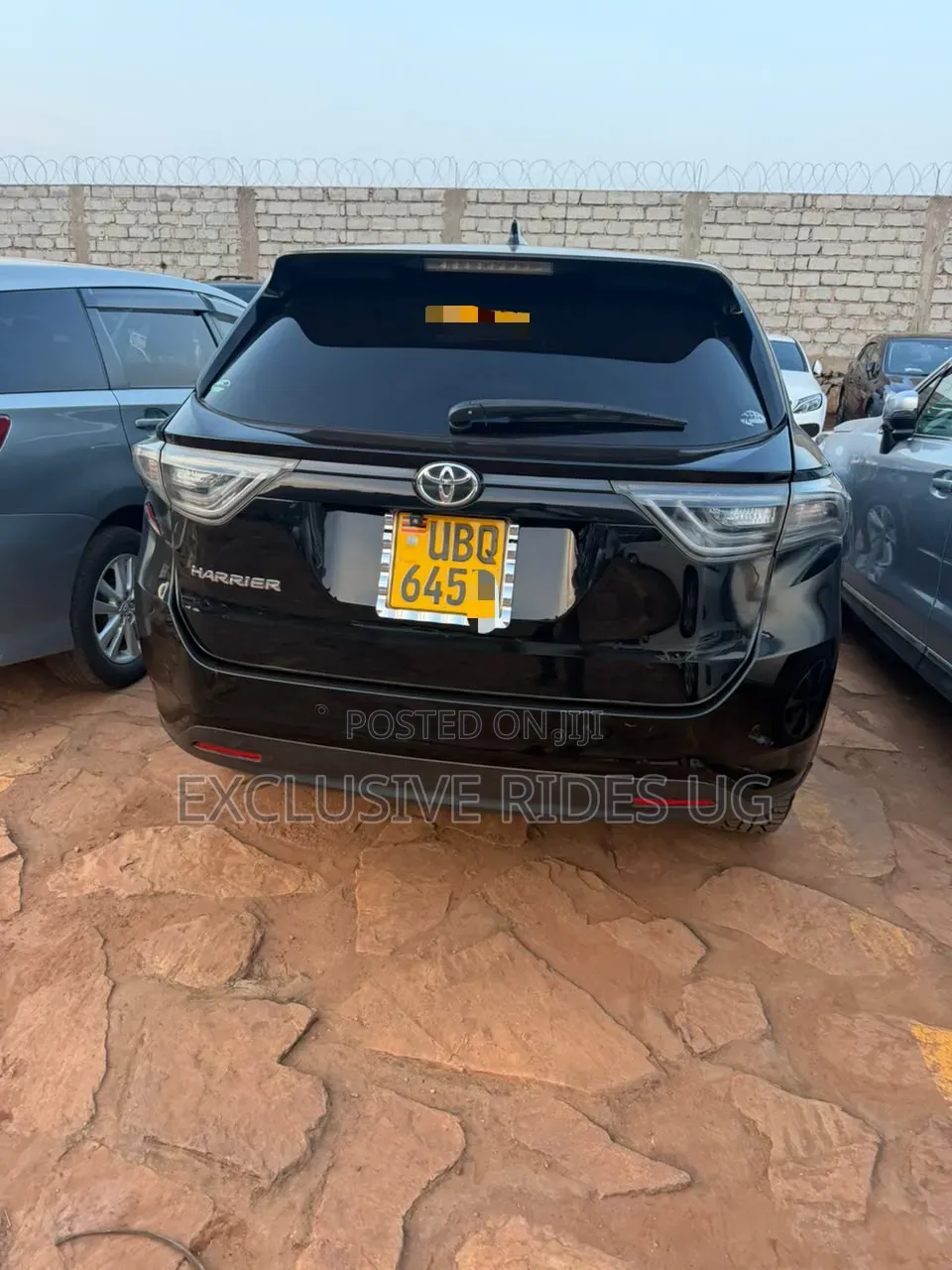 Toyota Harrier 2.0 2016 Black