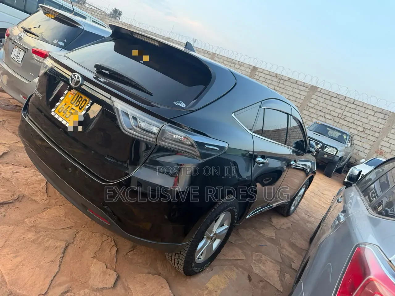 Toyota Harrier 2.0 2016 Black