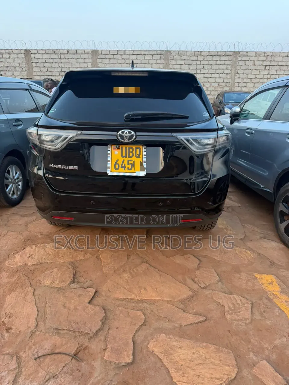 Toyota Harrier 2.0 2016 Black