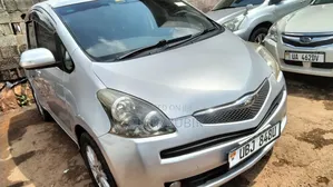 Toyota Ractis 2010 Silver