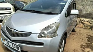 Toyota Ractis 2010 Silver