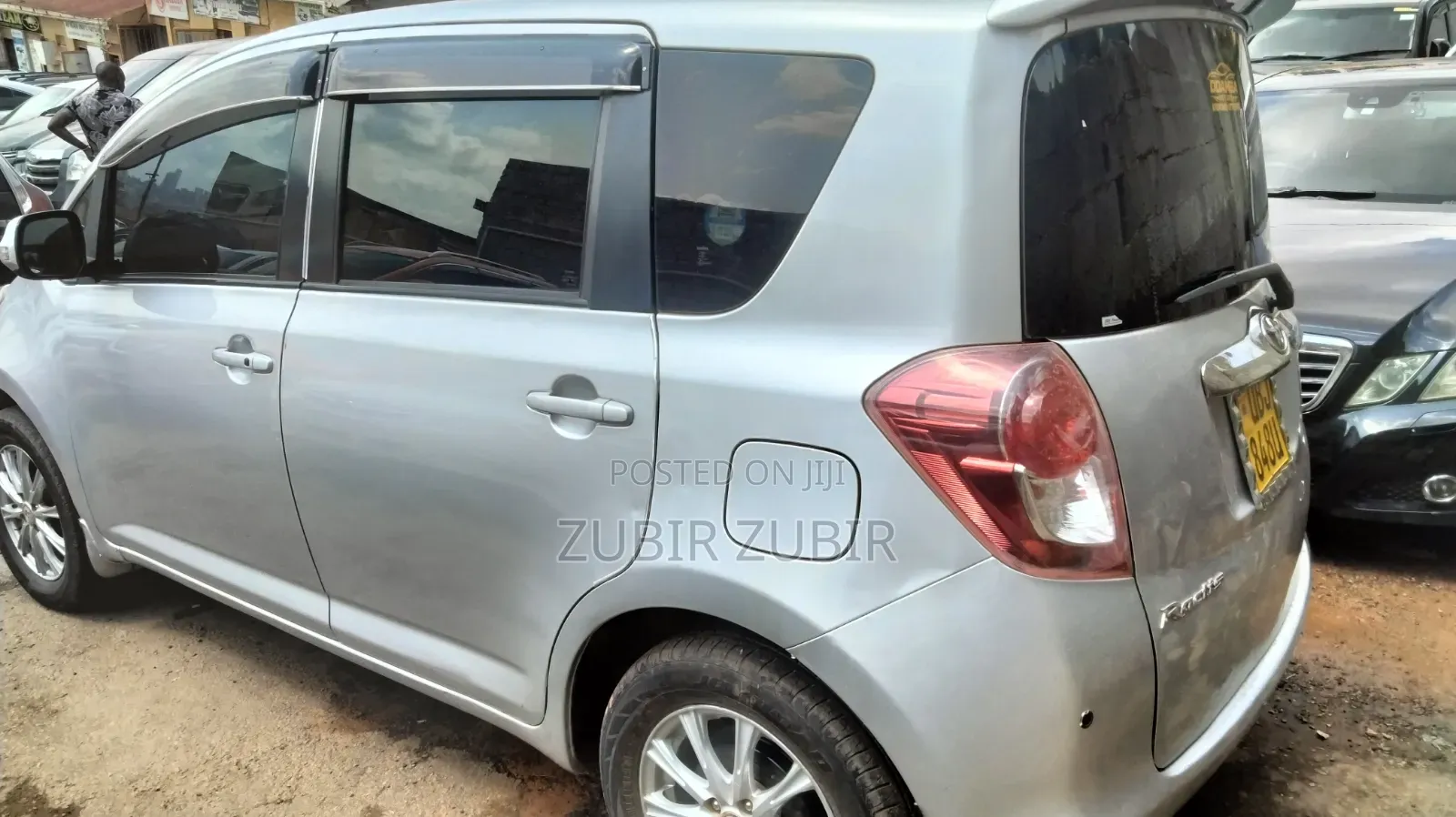 Toyota Ractis 2010 Silver