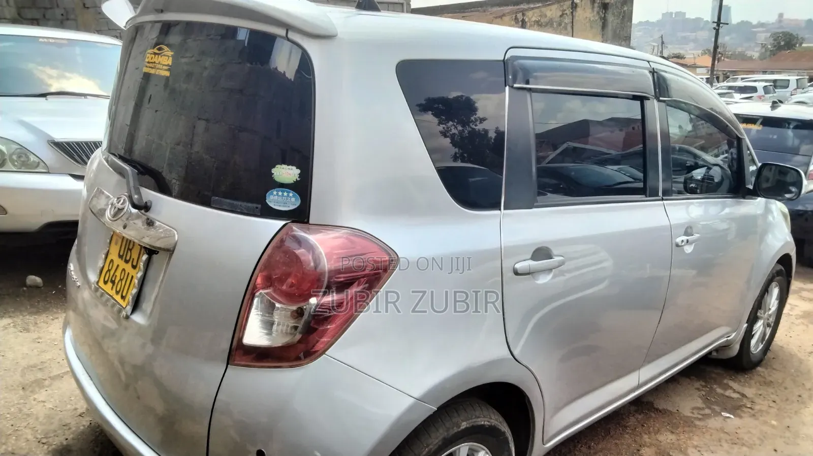 Toyota Ractis 2010 Silver