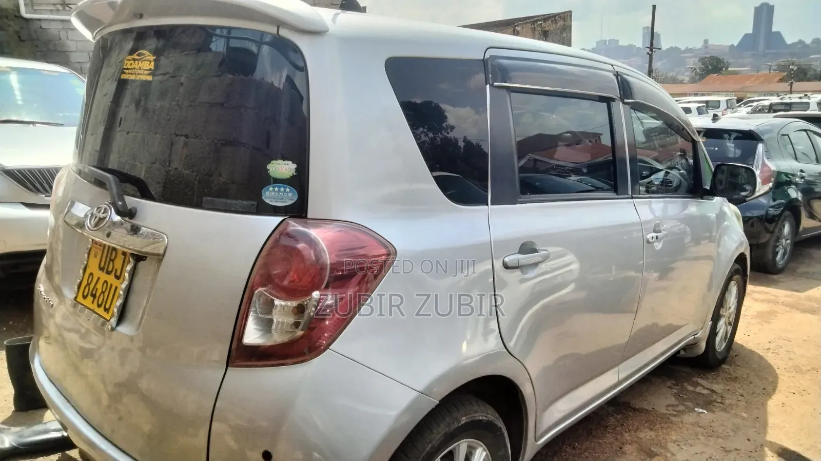 Toyota Ractis 2010 Silver