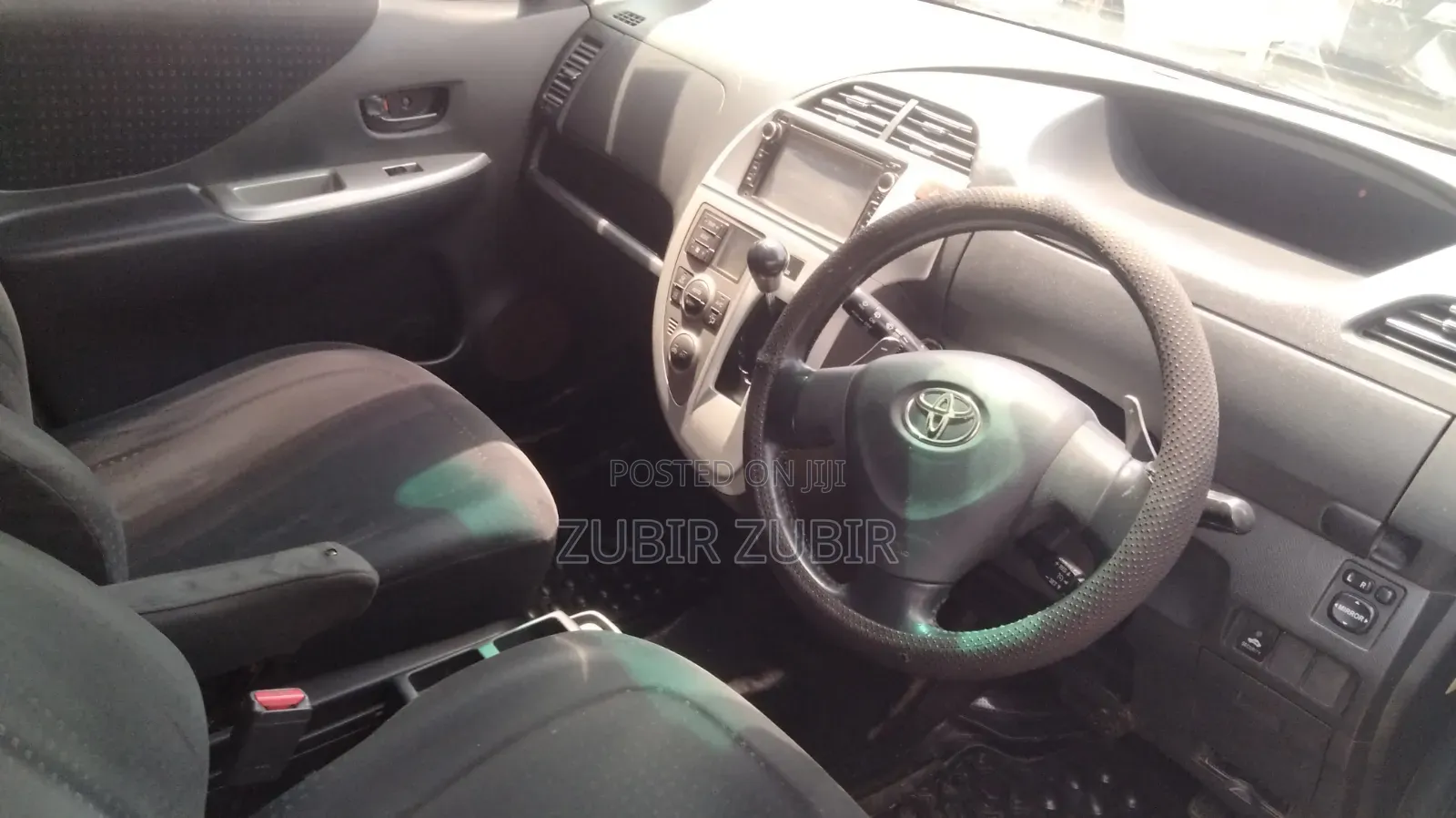 Toyota Ractis 2010 Silver