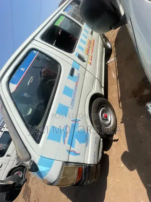 Toyota HiAce 2002 White