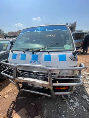 Toyota HiAce 1996 White