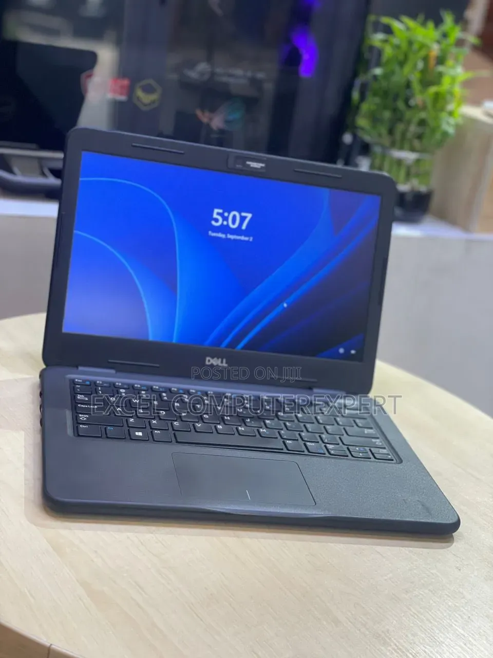 New Laptop Dell Latitude 3300 8GB Intel Core i7 SSD 256GB