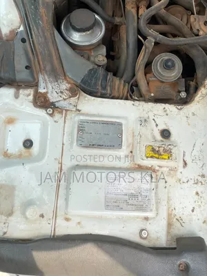 Toyota HiAce 2003 White