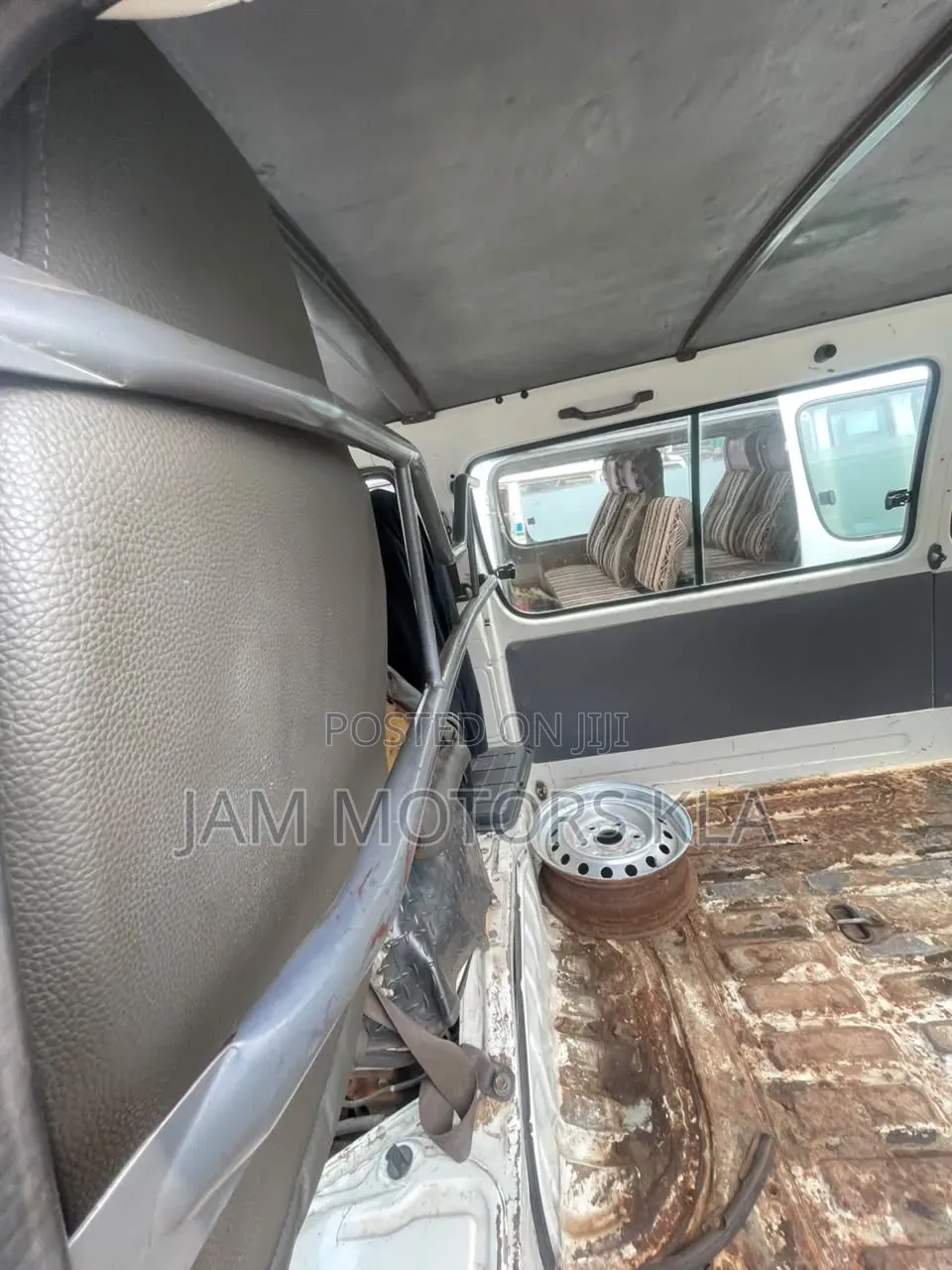 Toyota HiAce 2003 White