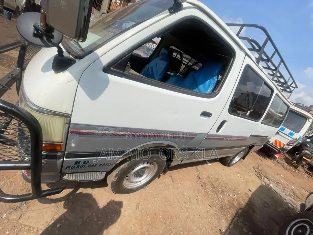 Toyota HiAce 2001 Beige