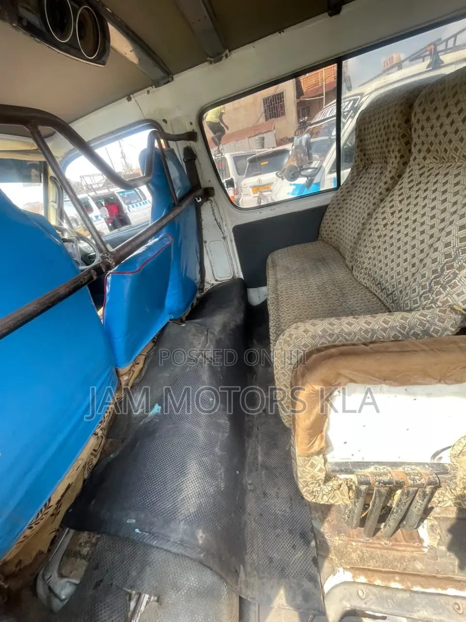 Toyota HiAce 2001 Beige