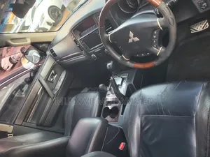 Mitsubishi Pajero 2008 Silver