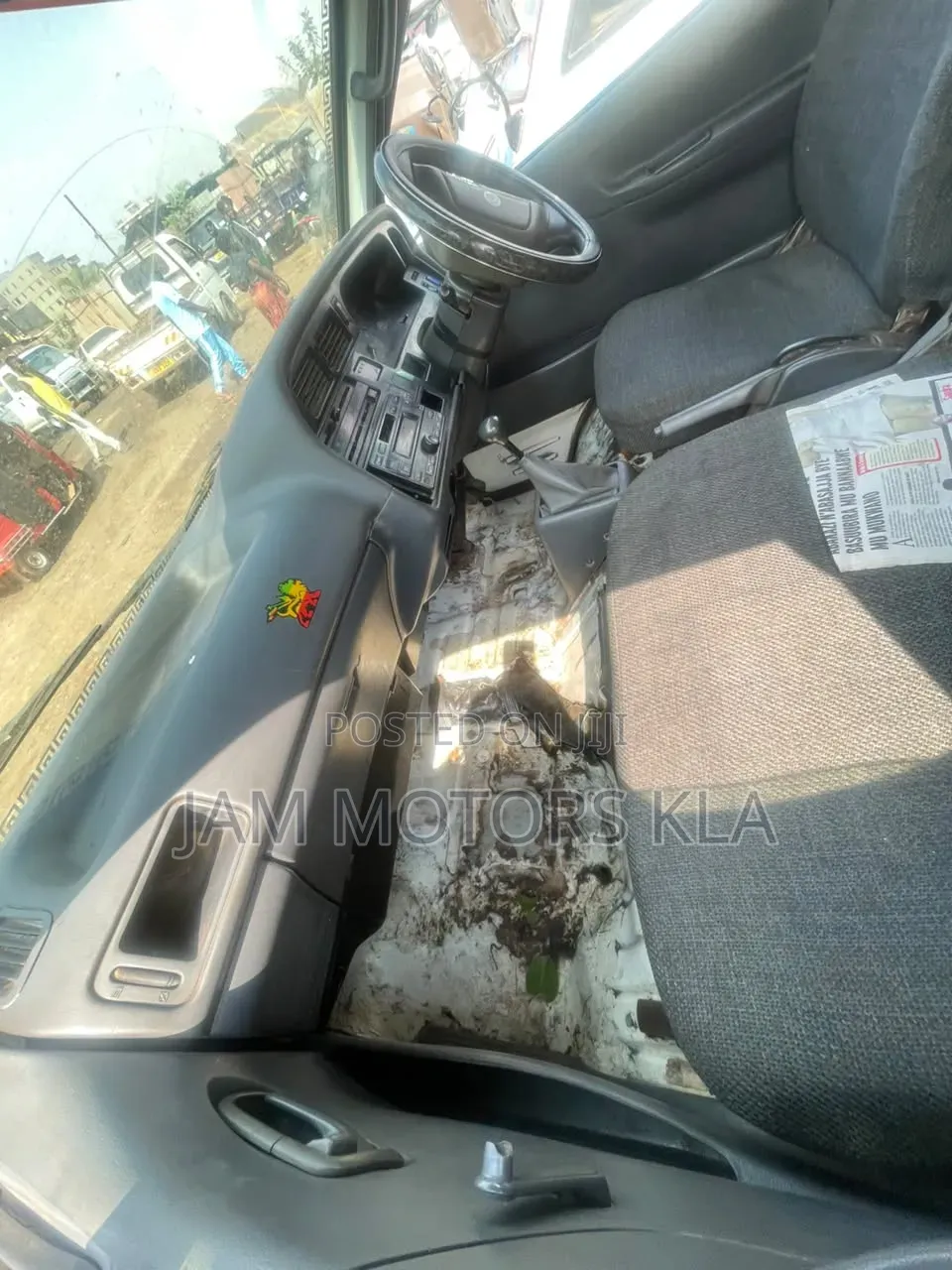 Toyota HiAce 2001 White