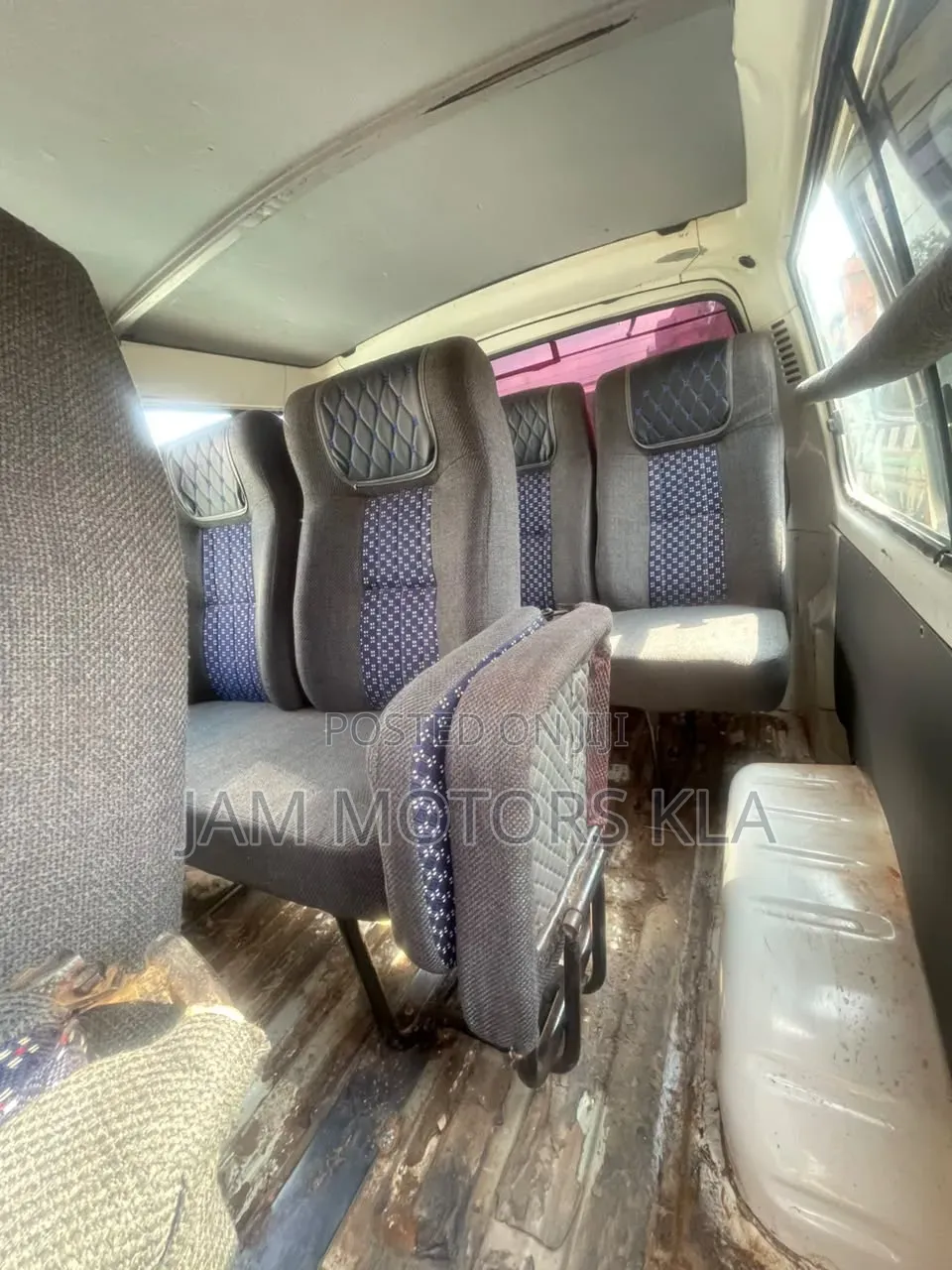 Toyota HiAce 2001 White