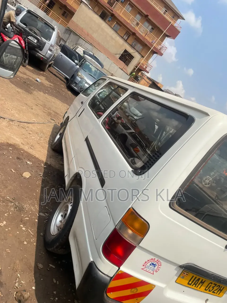 Toyota HiAce 2001 White