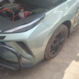 Expert Auto Presents