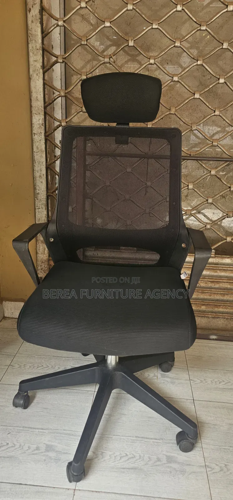 Unique Office Chair With Headrest (Mesh Type)