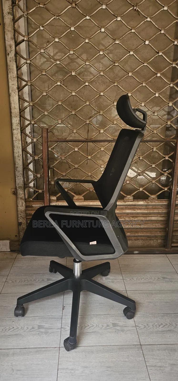 Unique Office Chair With Headrest (Mesh Type)