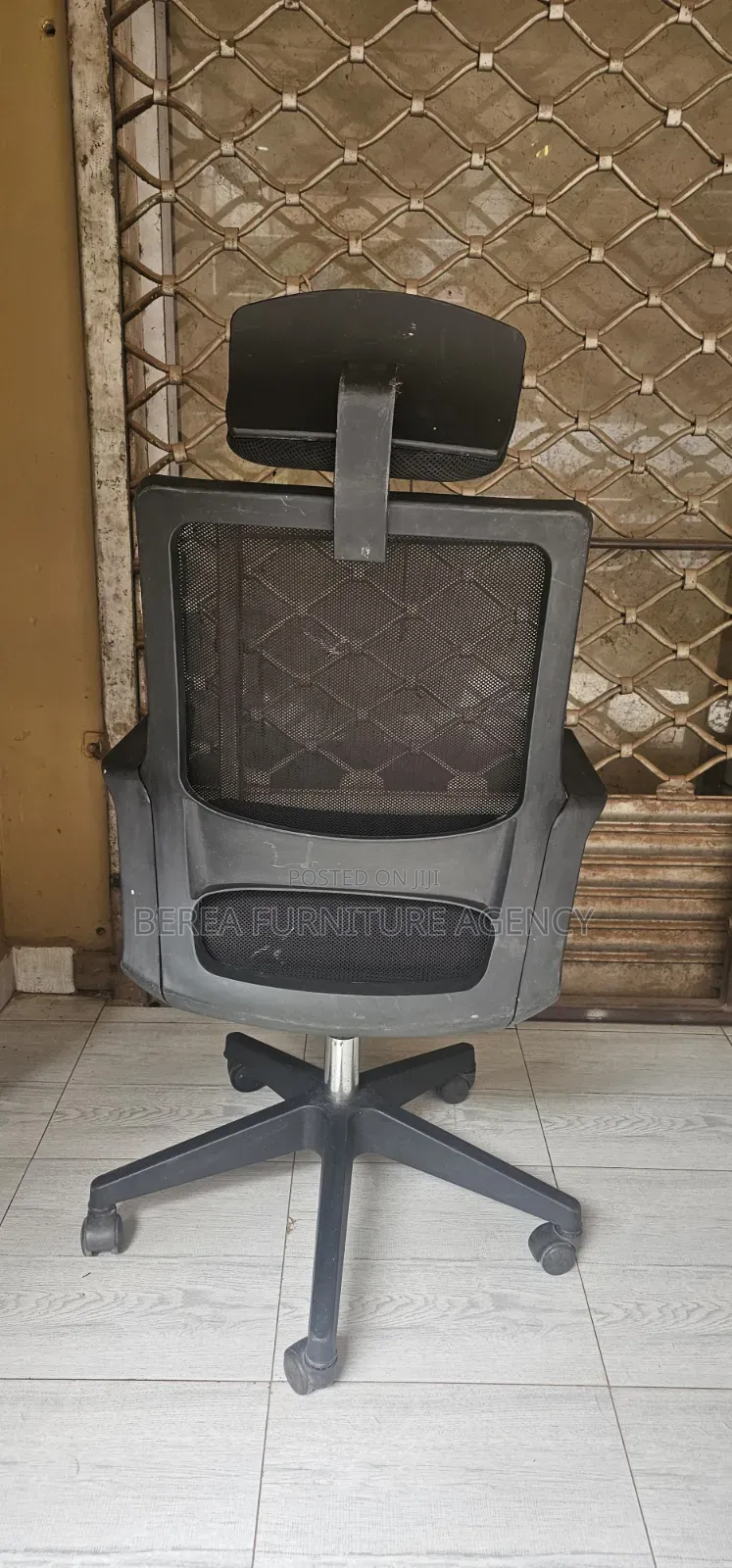 Unique Office Chair With Headrest (Mesh Type)