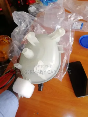 Coolant Can /Radiator Water Can for Mercedes Benz Ml W166