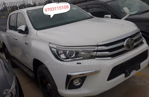 Toyota Hilux Revo Double Cab Deisel 2.4 AWD 2018 White