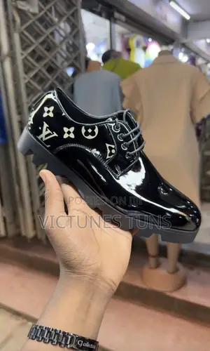 Shinny Shoes