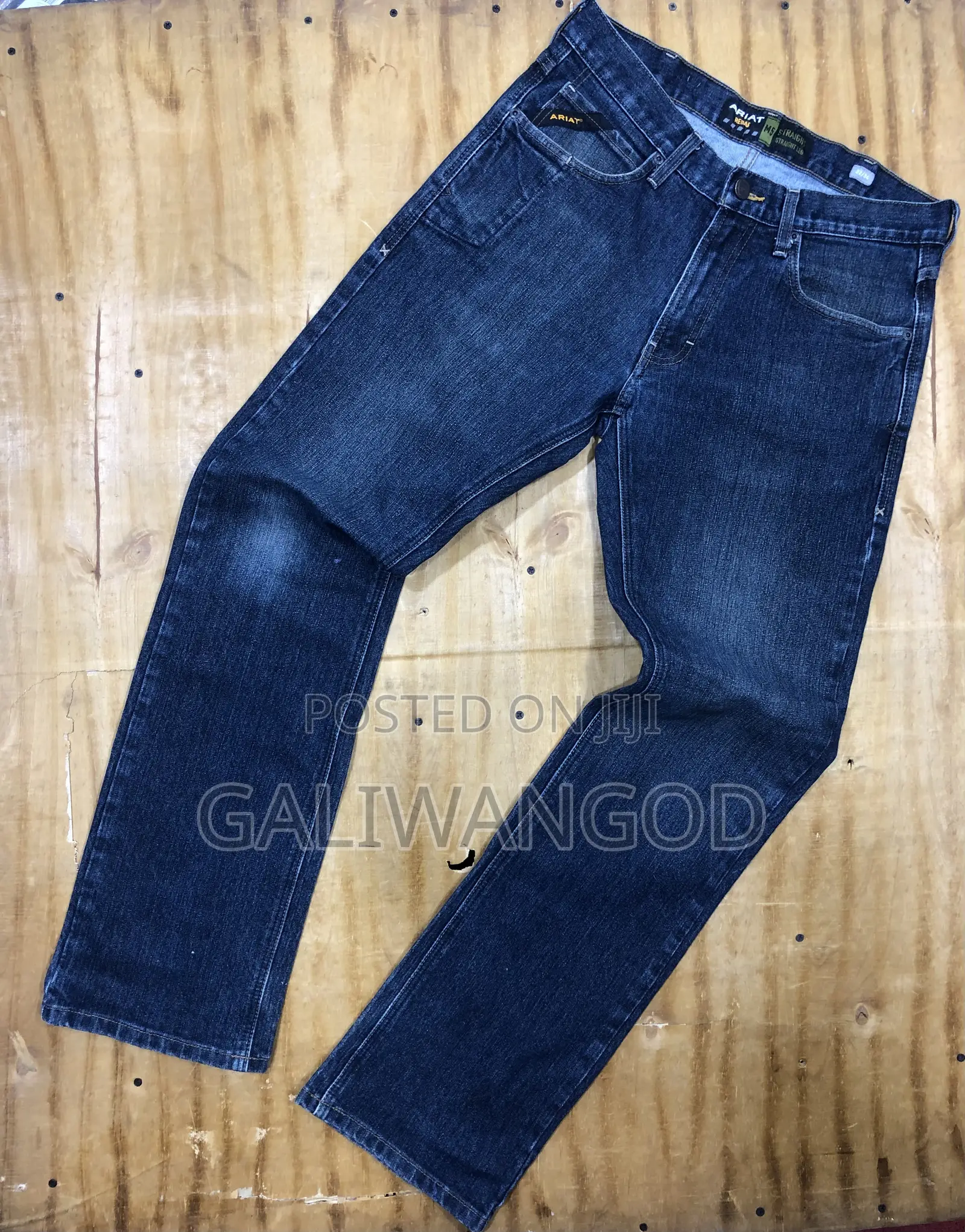 Straight Jeans