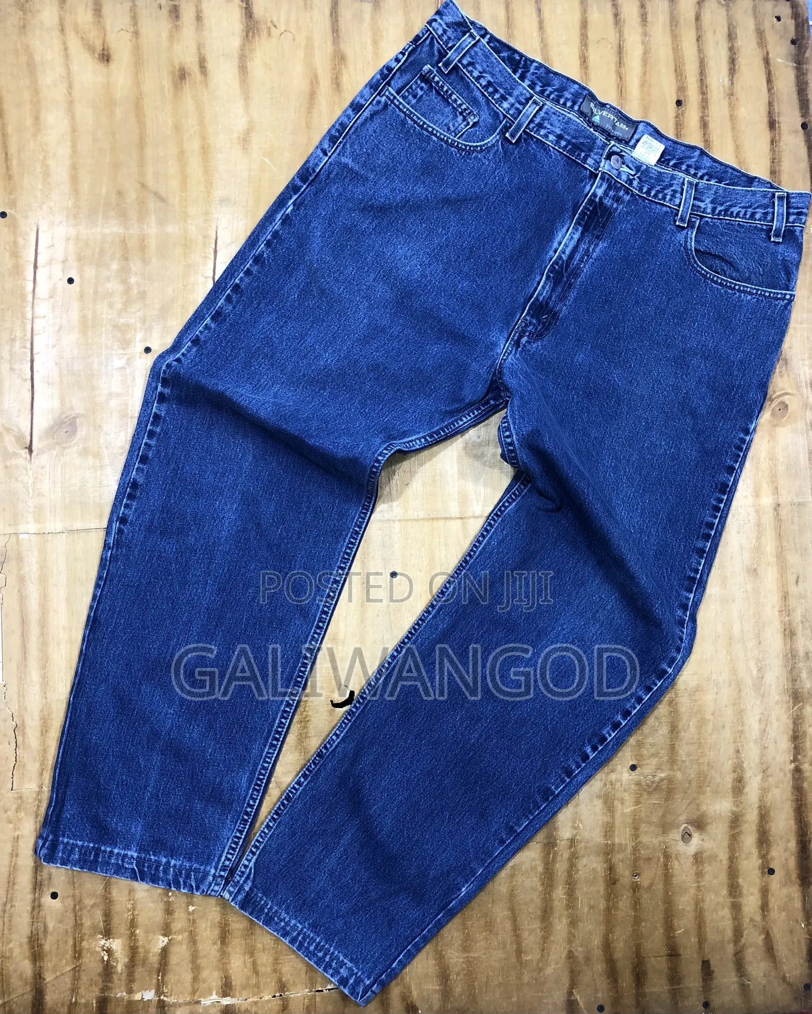 Straight Jeans