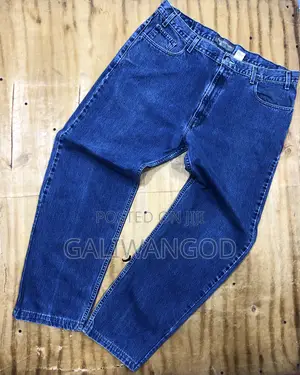 Straight Jeans
