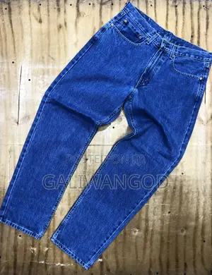 Straight Jeans