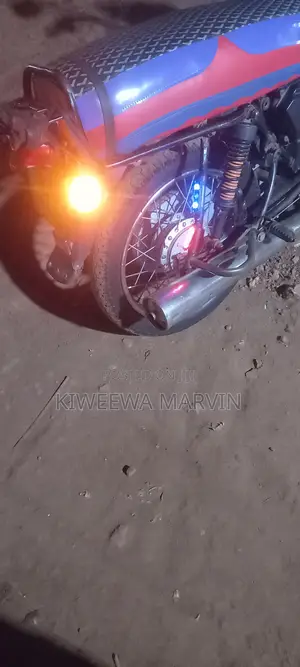 Bajaj Boxer 100 2010 Red