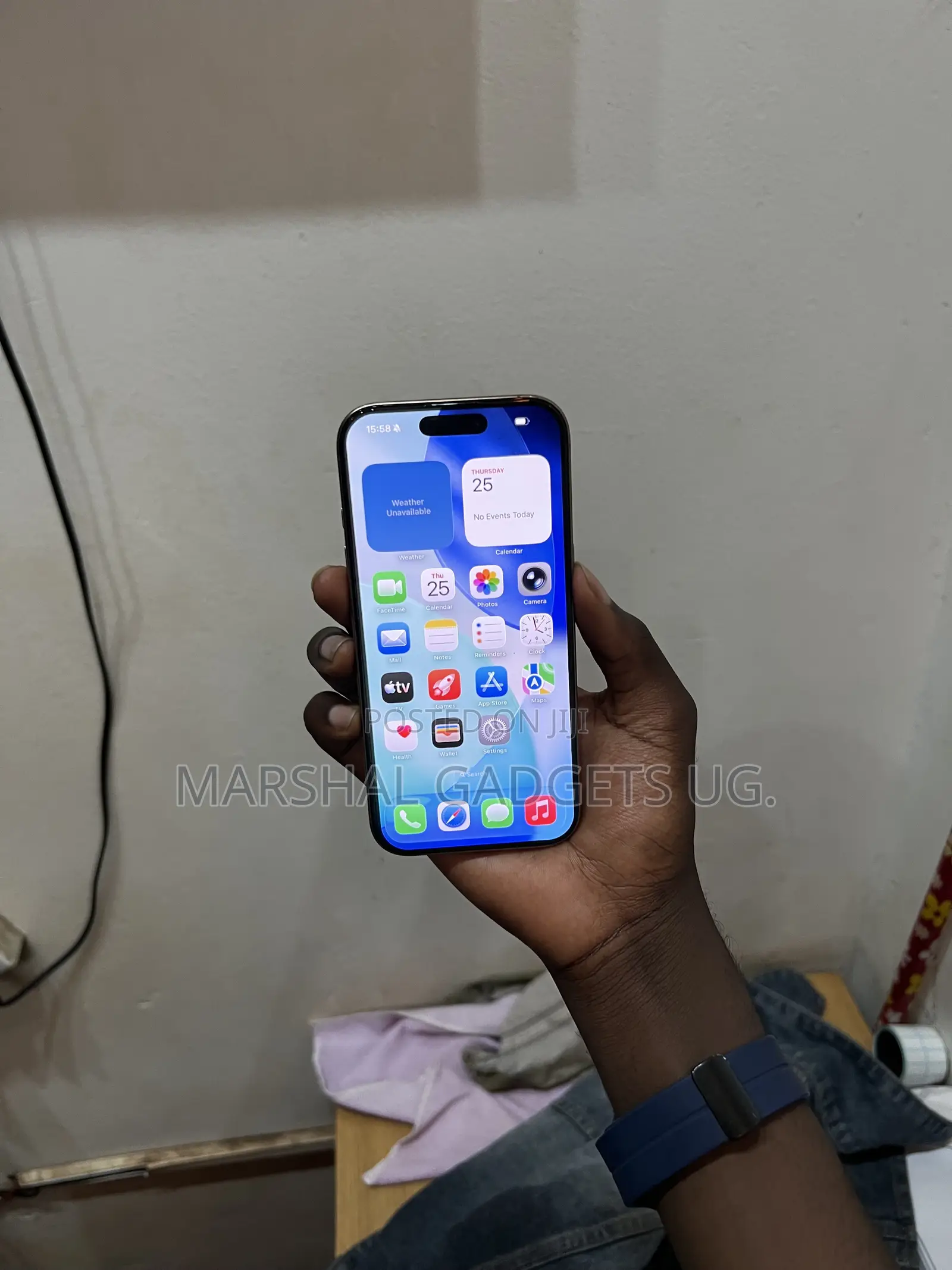 Apple iPhone 16 Pro 128 GB Gold