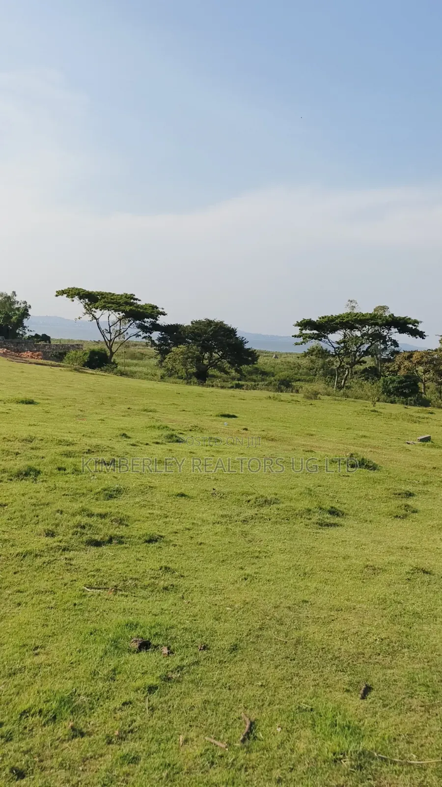 Entebbe Road – Bwerenga 1⁄4 Acre (Lake View) for Sale
