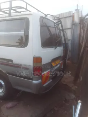 Toyota Grand HiAce 2000 Grey